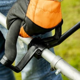 Yard Force LT G33 30cm battery-powered brush cutter - 40V - Yard Force - Battery-powered brush cutter - Garden Business 