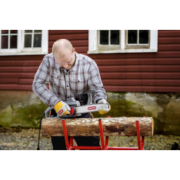 Oregon CS 1200 sawhorse & chainsaw