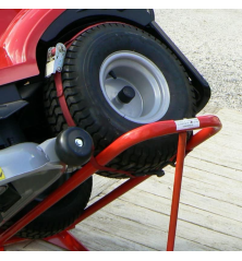 Lève tracteur tondeuse MTD avec sangles de maintien visibles
