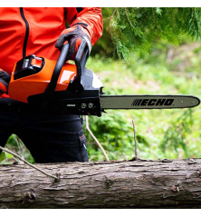 ECHO X-Series battery chainsaw 35 cm cut