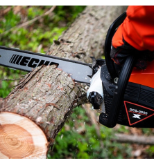 ECHO X-Series battery chainsaw 35 cm cut